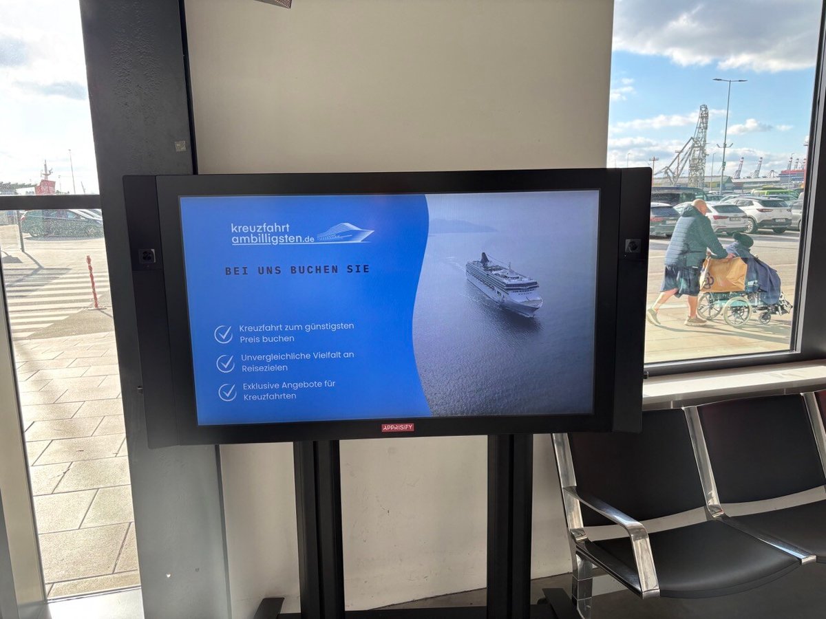 Hamburg Cruise Center - Screen 1 - 55 Off-Boarding 1
