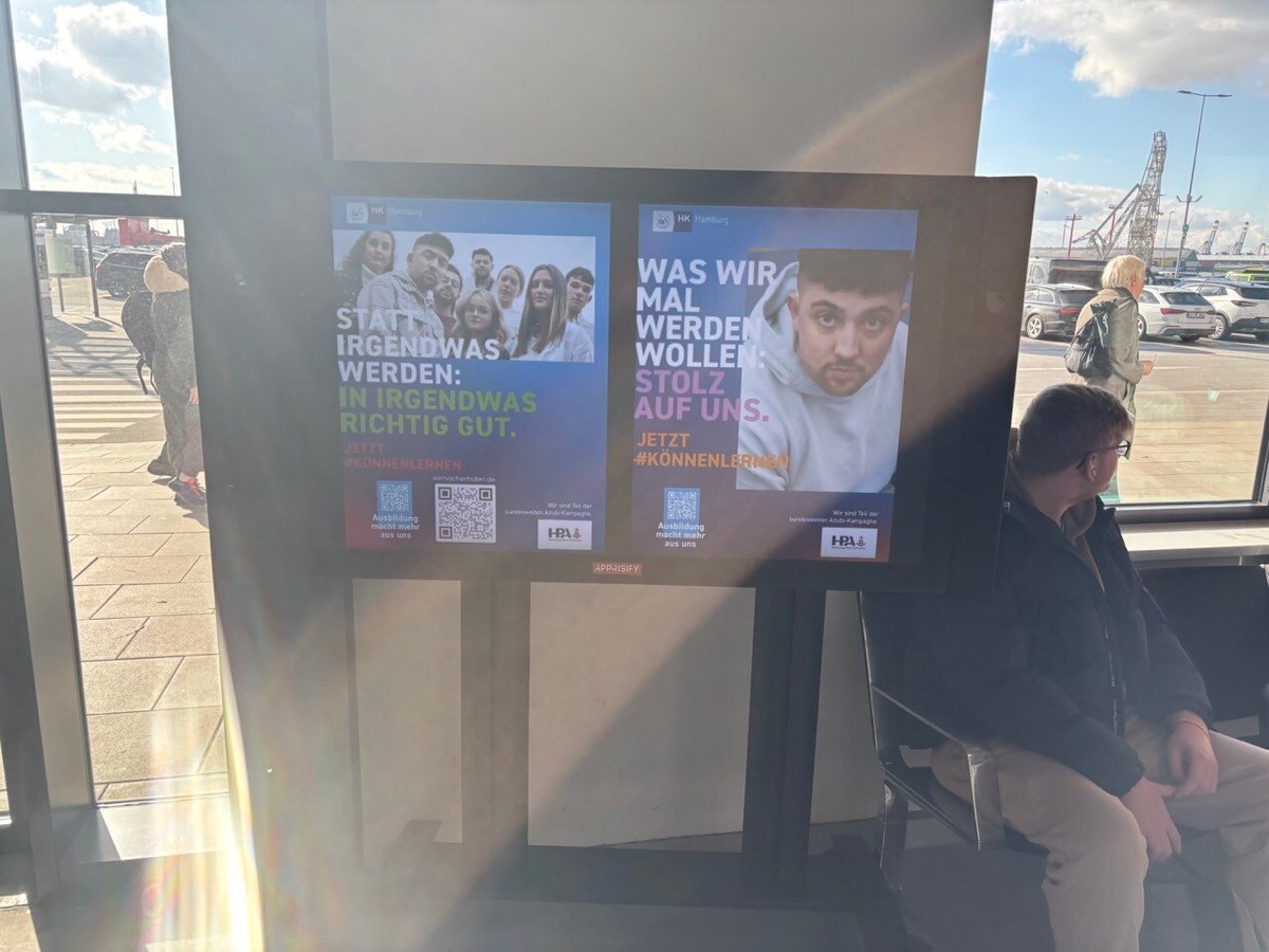 Hamburg Cruise Center - Screen 1 - 55 Off-Boarding 5
