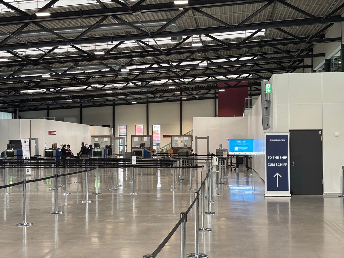 Hamburg Cruise Center - Screen 3 - 75 Security Check 5